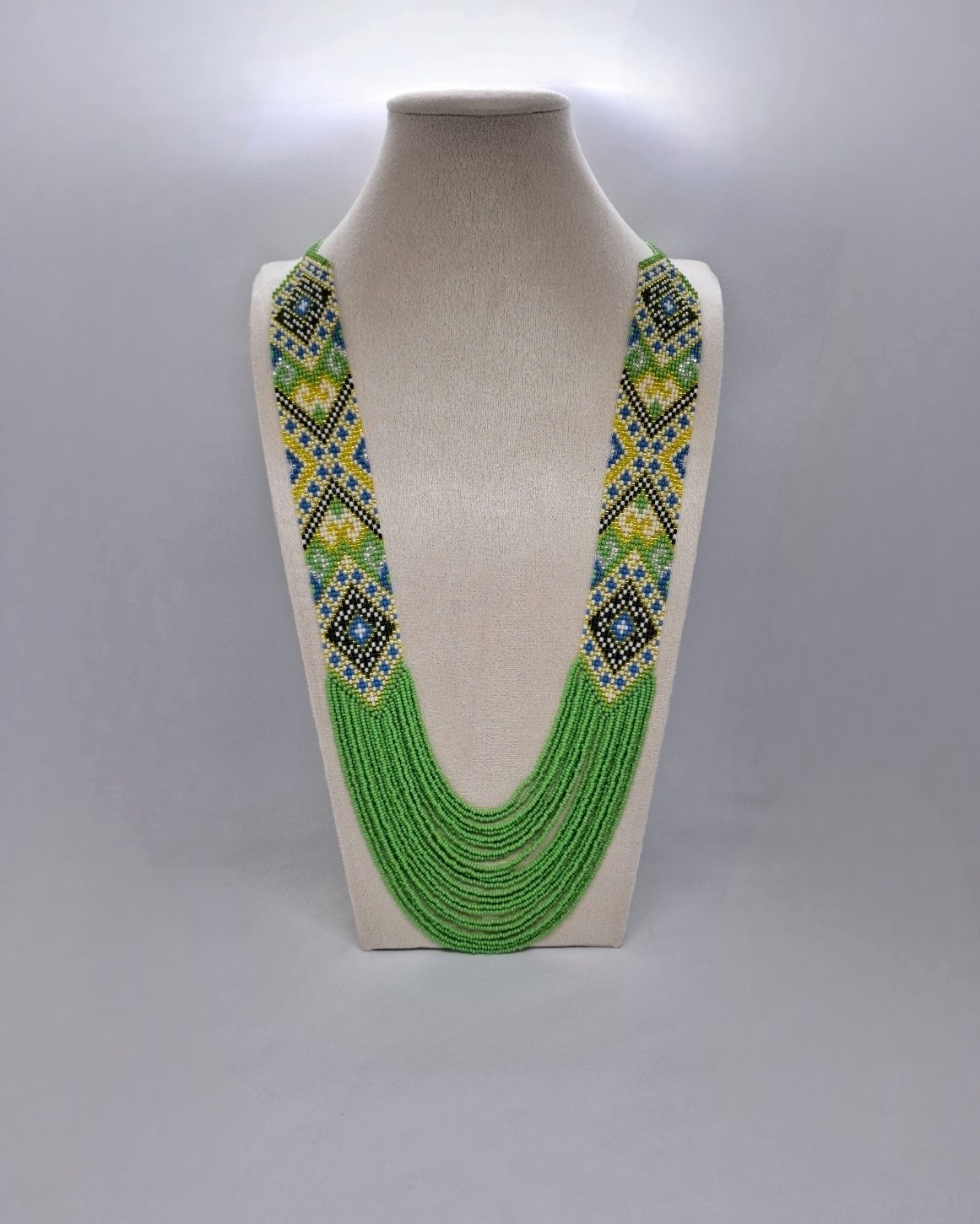 Зелений гердан “Фарери” з низками бісеру