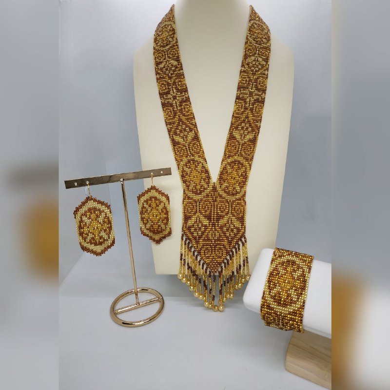 Золотистий гердан в етно стилі з орнаментом