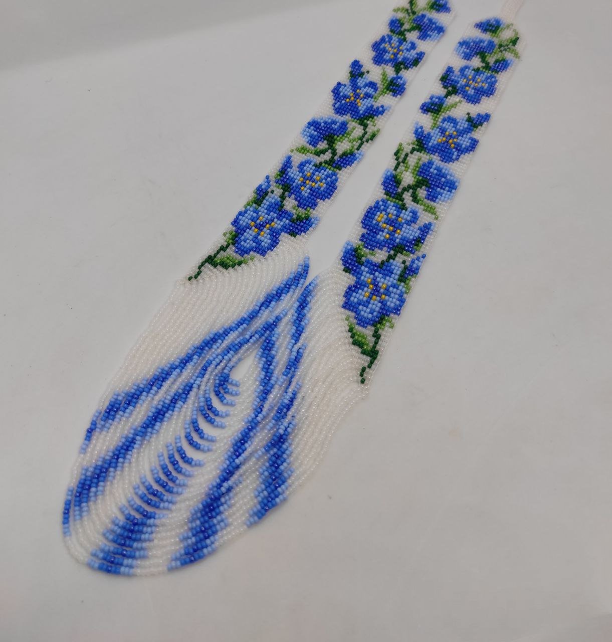 Квітковий гердан “Фіалки” білого та блакитного кольору