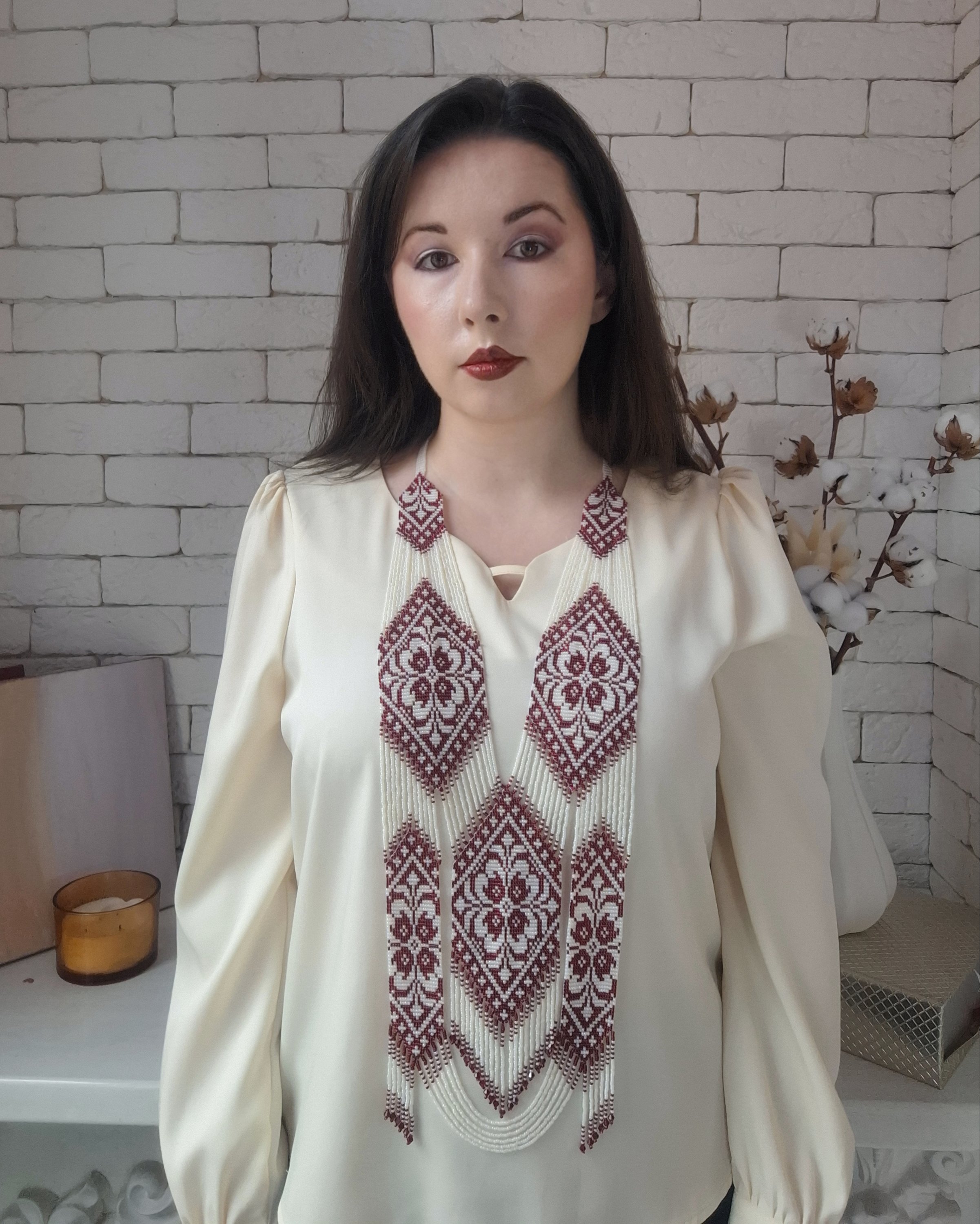 Ексклюзивний гердан із червоними квітами в два рівні 1