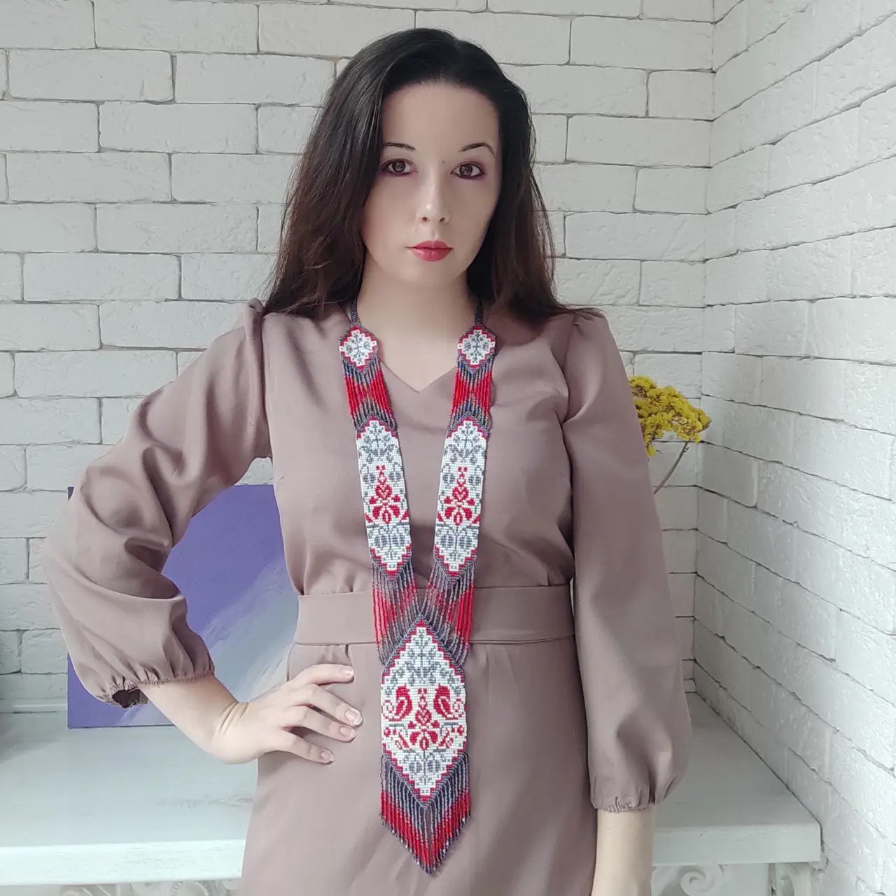 Гердан з червоними квітами та птахами “Ластівки”48324646312 2