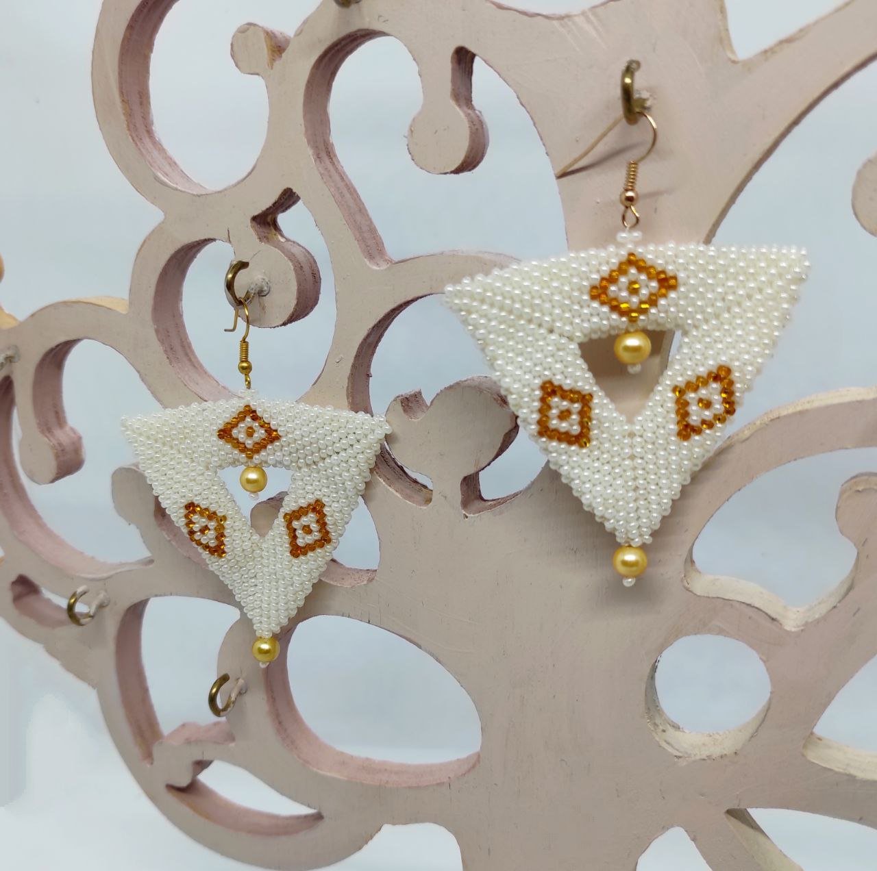 Трикутні сережки у біло-золотому кольорі “Єва”
